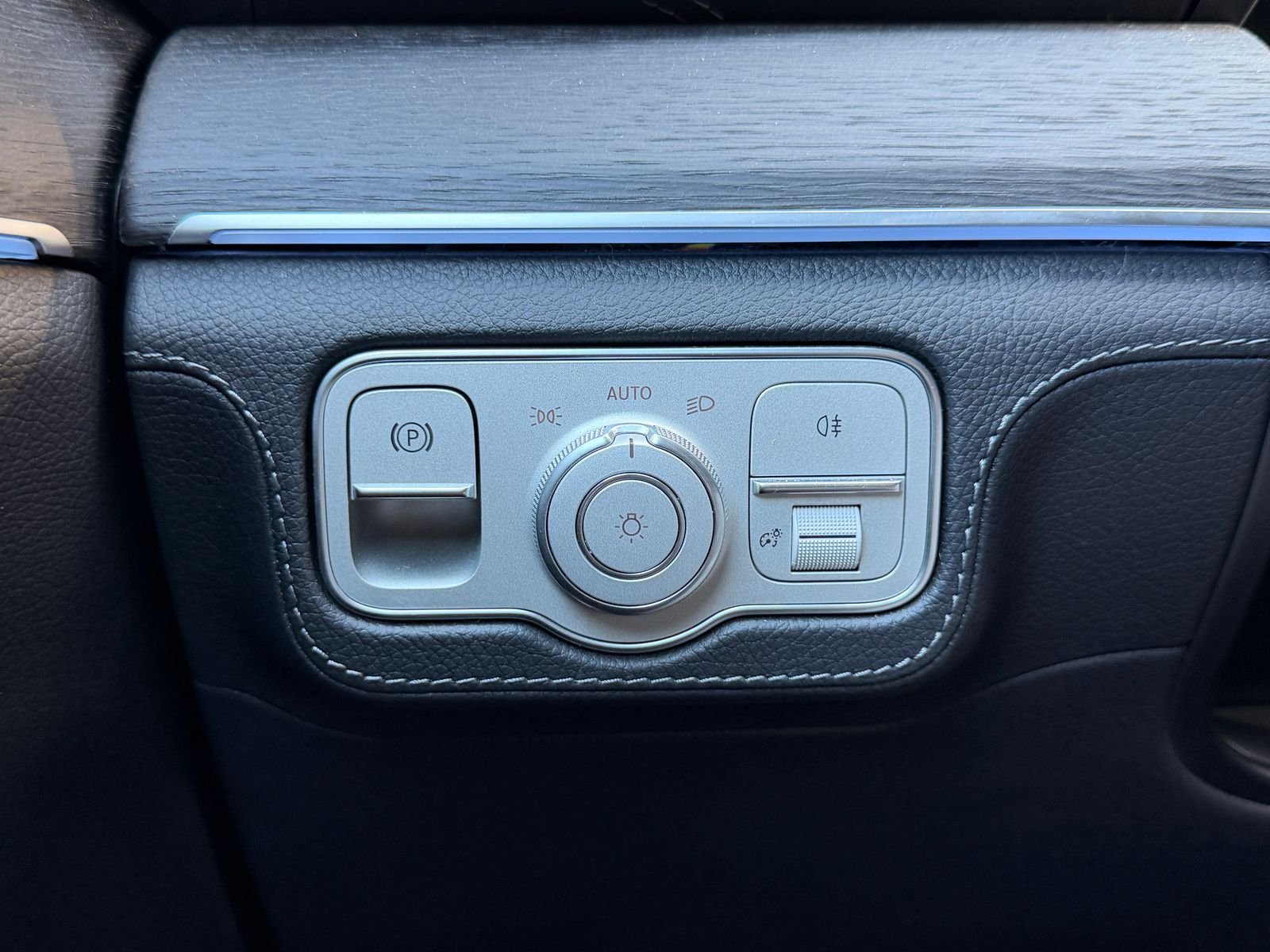 Certified Used 2026 MANUFAKTUR Alpine Gray Mercedes-Benz GLE 350 image 21