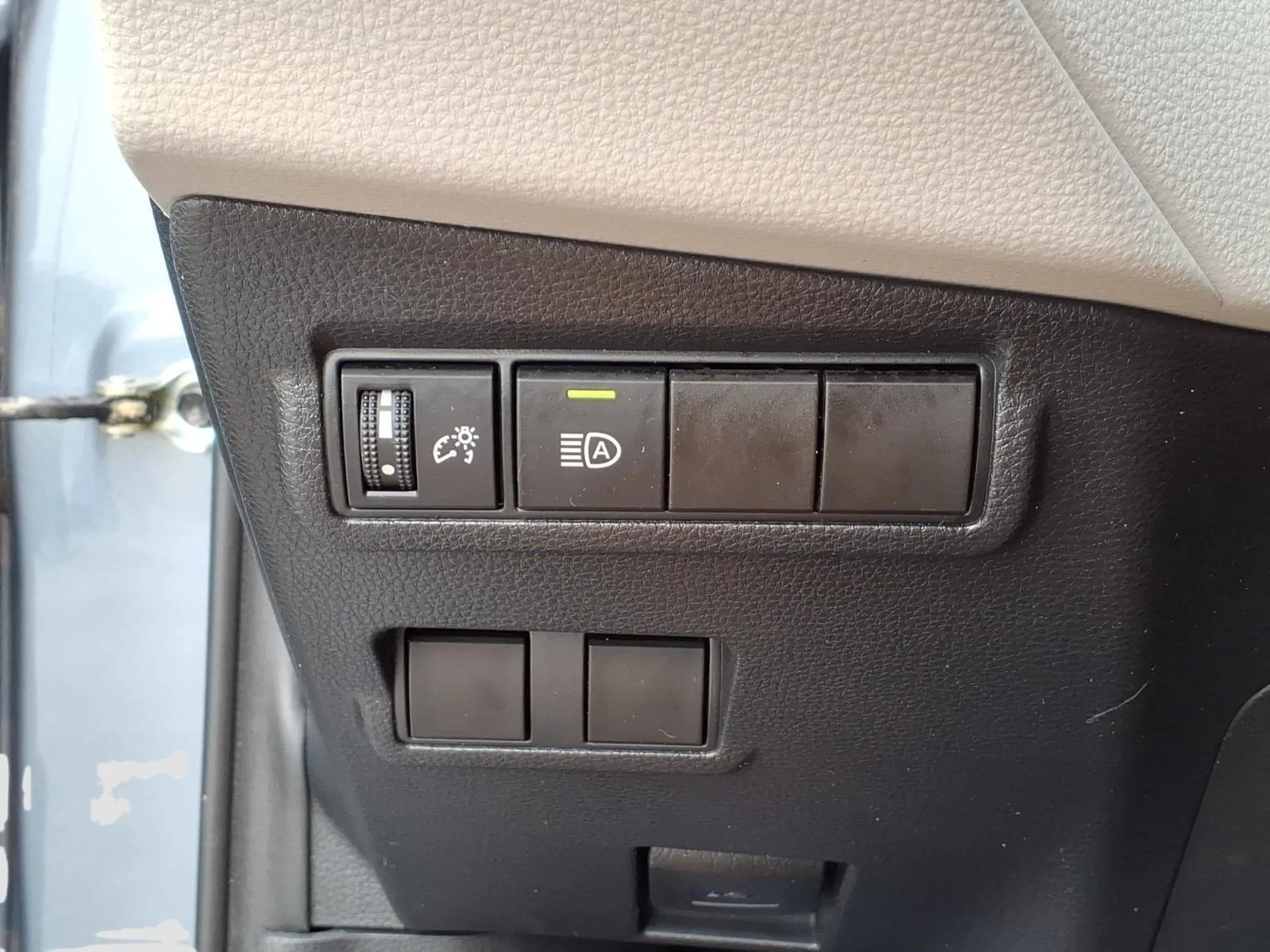 Used 2022 Celestite 1k3 Toyota LE image 23