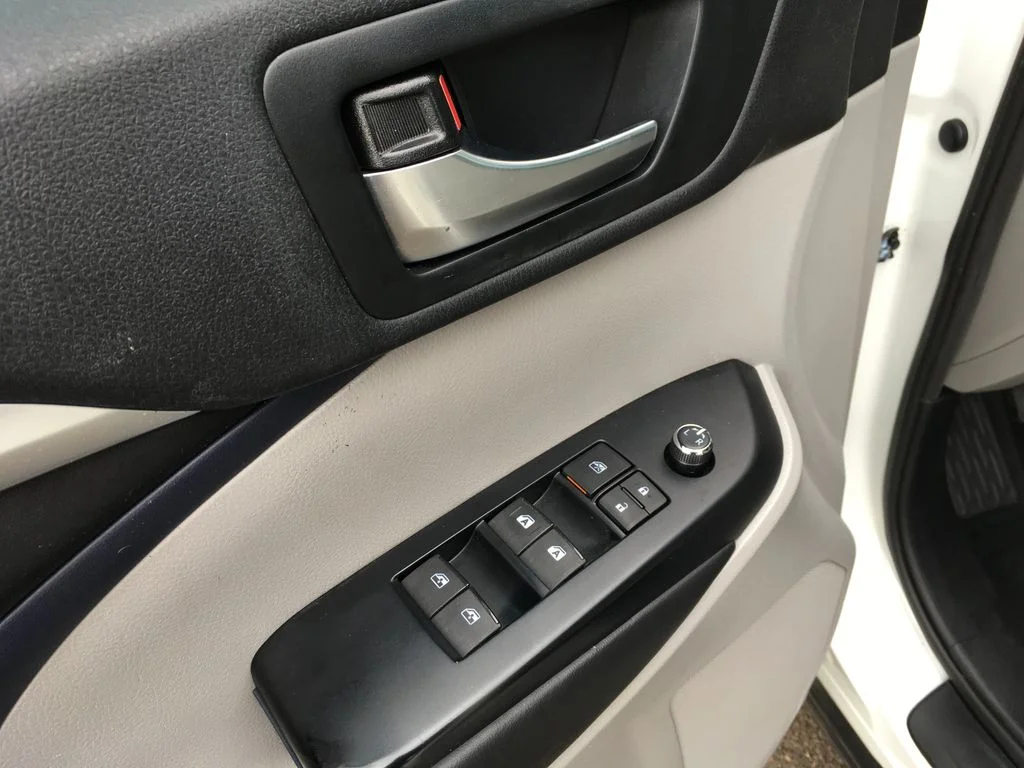 Used 2019 White Toyota XLE image 22