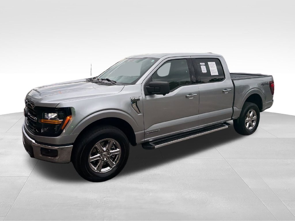 Used 2024 Silver Ford XLT image 2