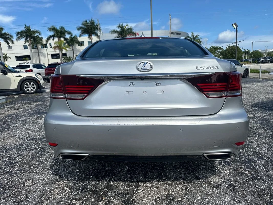 Used 2014  Lexus  image 6