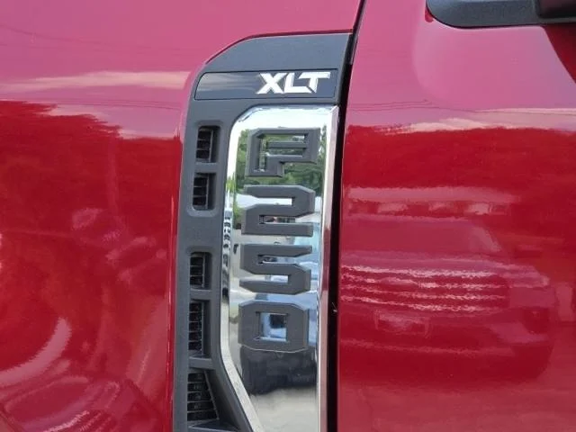 New 2026 Ruby Red Metallic Tinted Clearcoat Ford F-250® XLT image 28