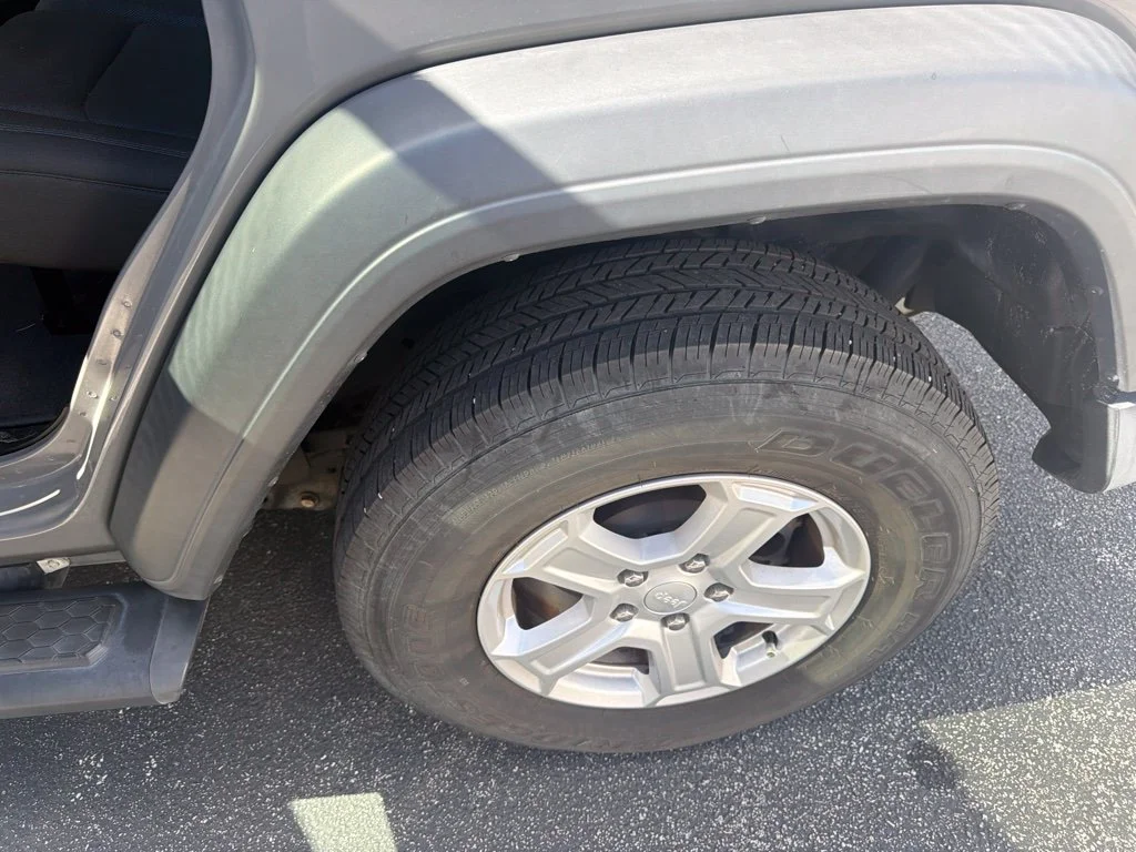 Used 2020 Gray Jeep Unlimited Sport S image 15