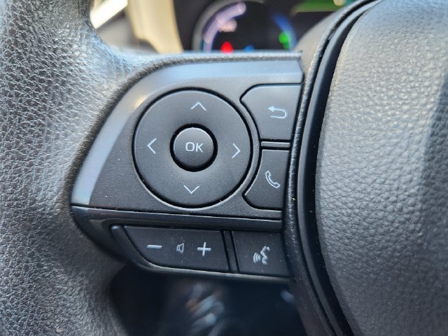 Used 2025 White Toyota LE image 18