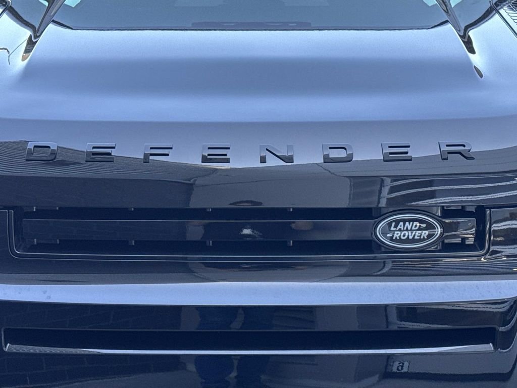 New 2026 Santorini Black Land Rover X-Dynamic SE image 10