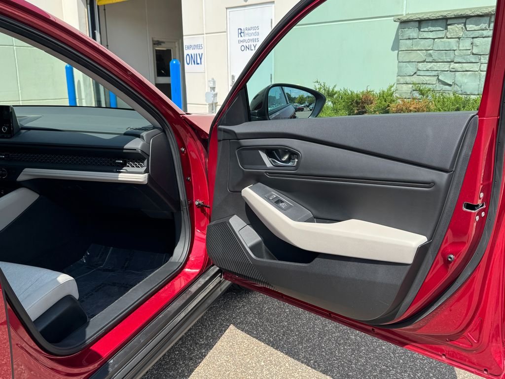2025 Honda Accord SE - Photo 9