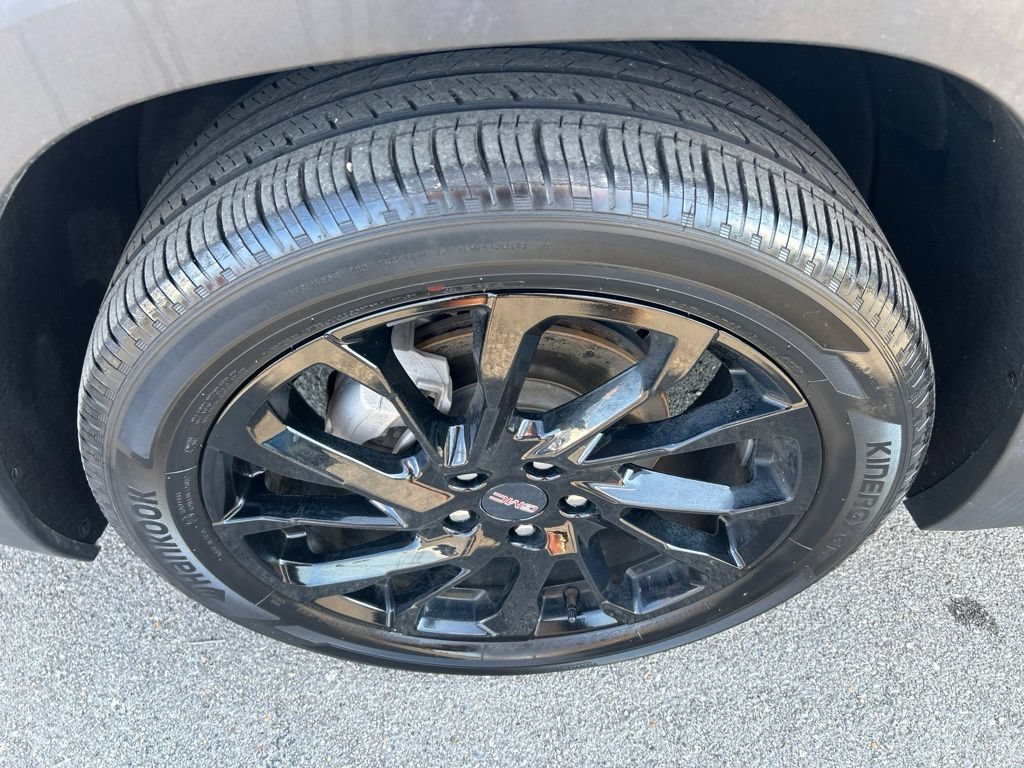 Used 2023 STERLING METALLIC GMC SLE image 7