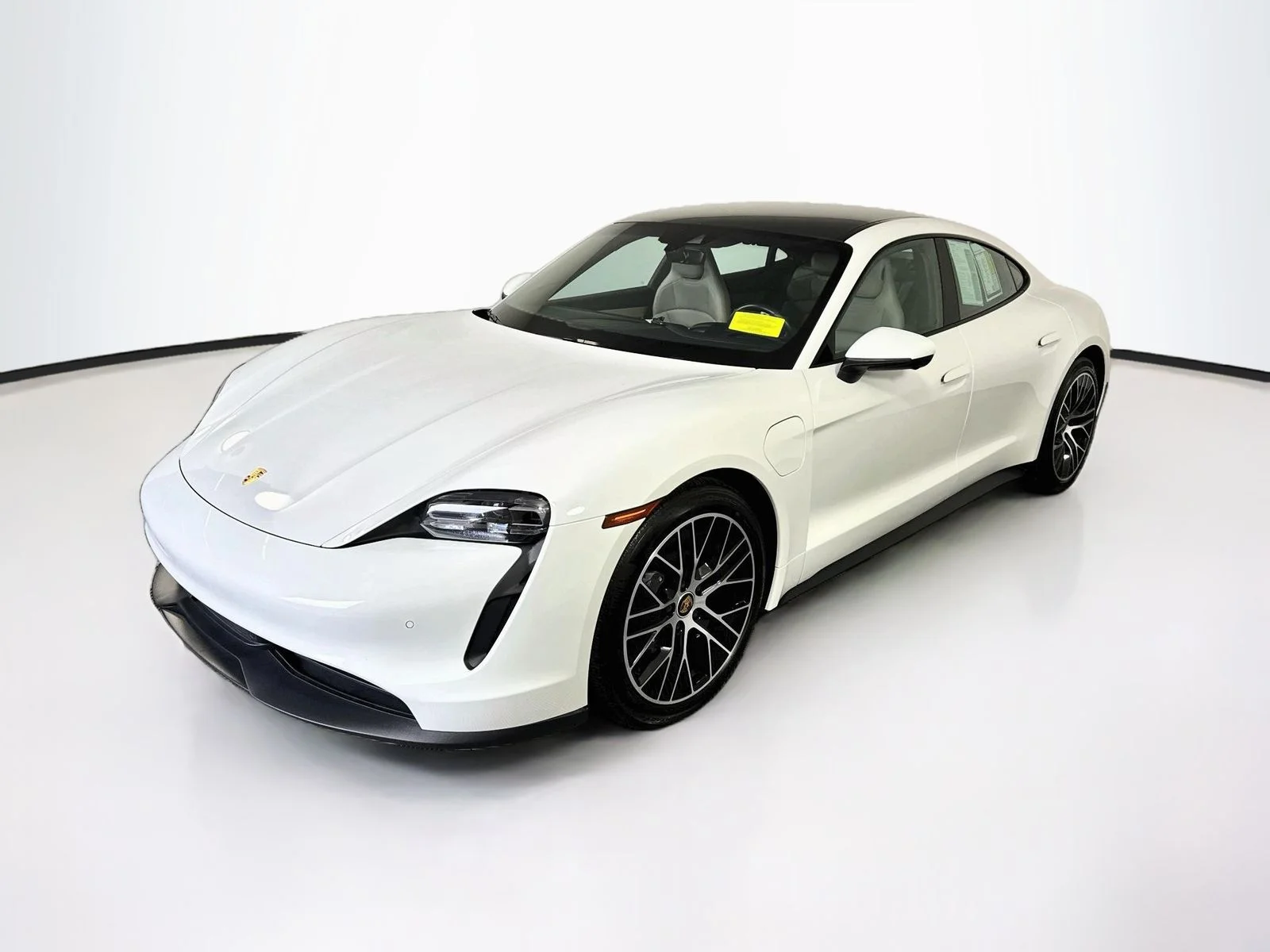 Used 2022 White Porsche Base image 2