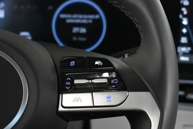 2025 Hyundai Elantra Limited - Photo 36