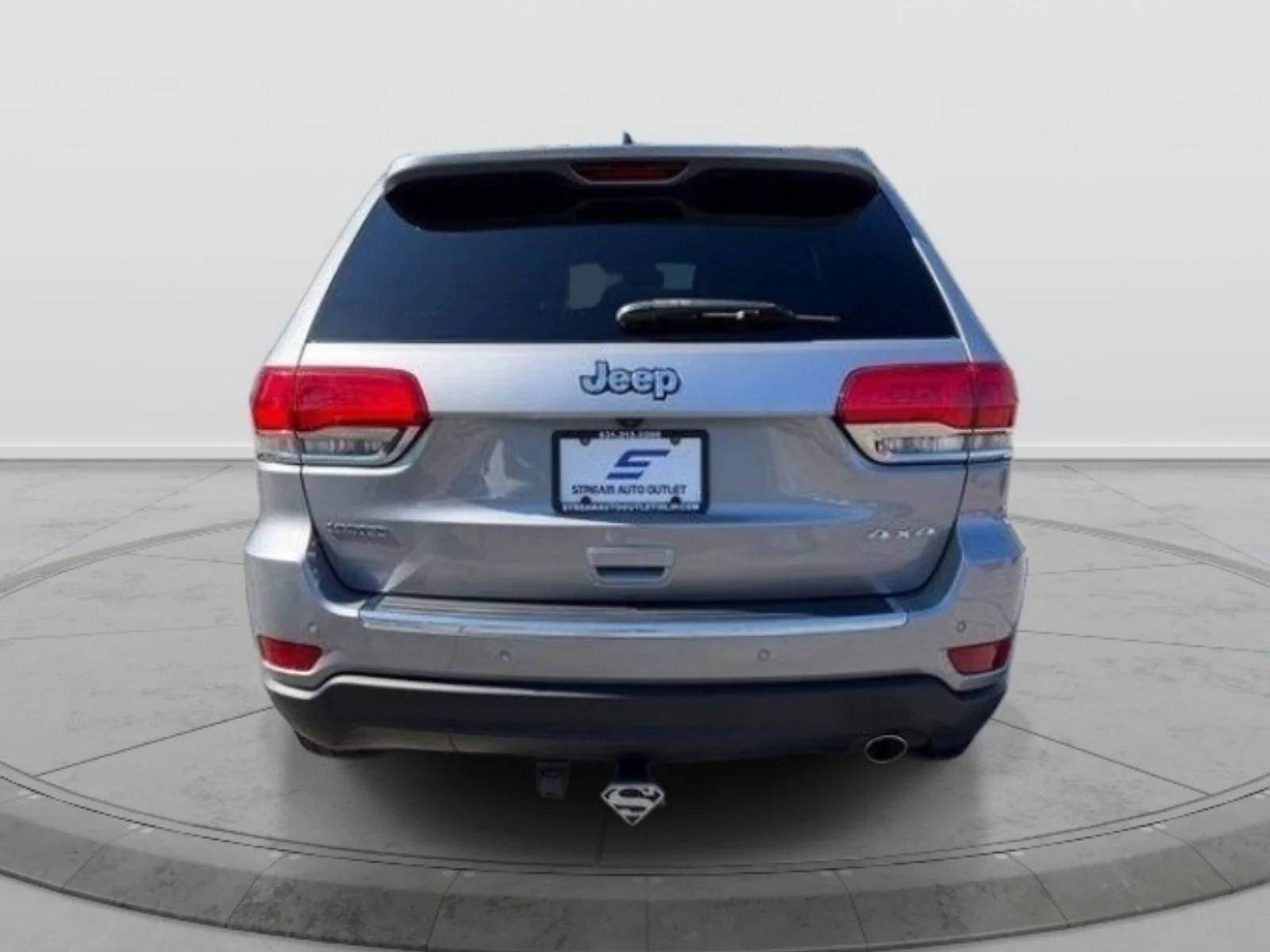 Used 2015 Silver Jeep Limited image 5