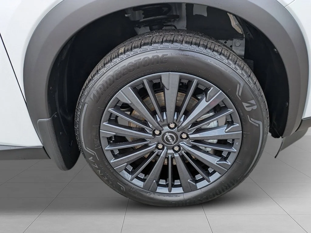 New 2026 Everest White Pearl TriCoat Nissan SL image 9