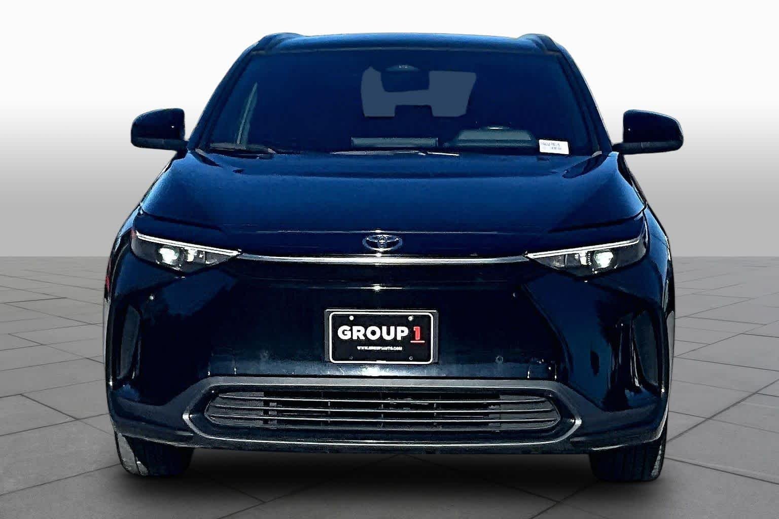 Used 2023 Black Toyota XLE image 3
