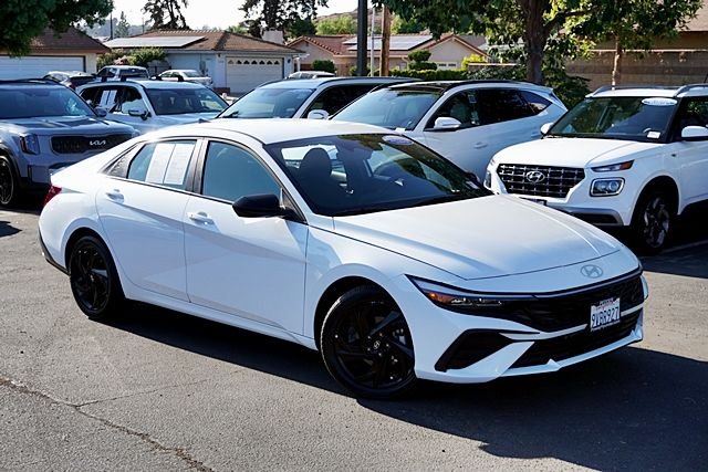 Certified Used 2026 White Hyundai SEL Sport image 2