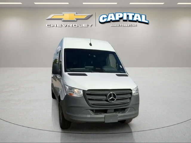 Used 2025  Mercedes-Benz Passenger 170 WB image 16