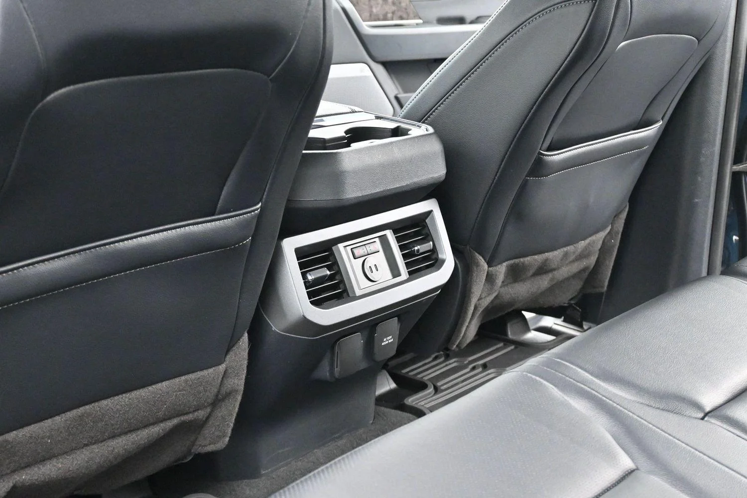 Used 2023 Azure Gray Metallic Tri-Coat Ford Lariat image 31