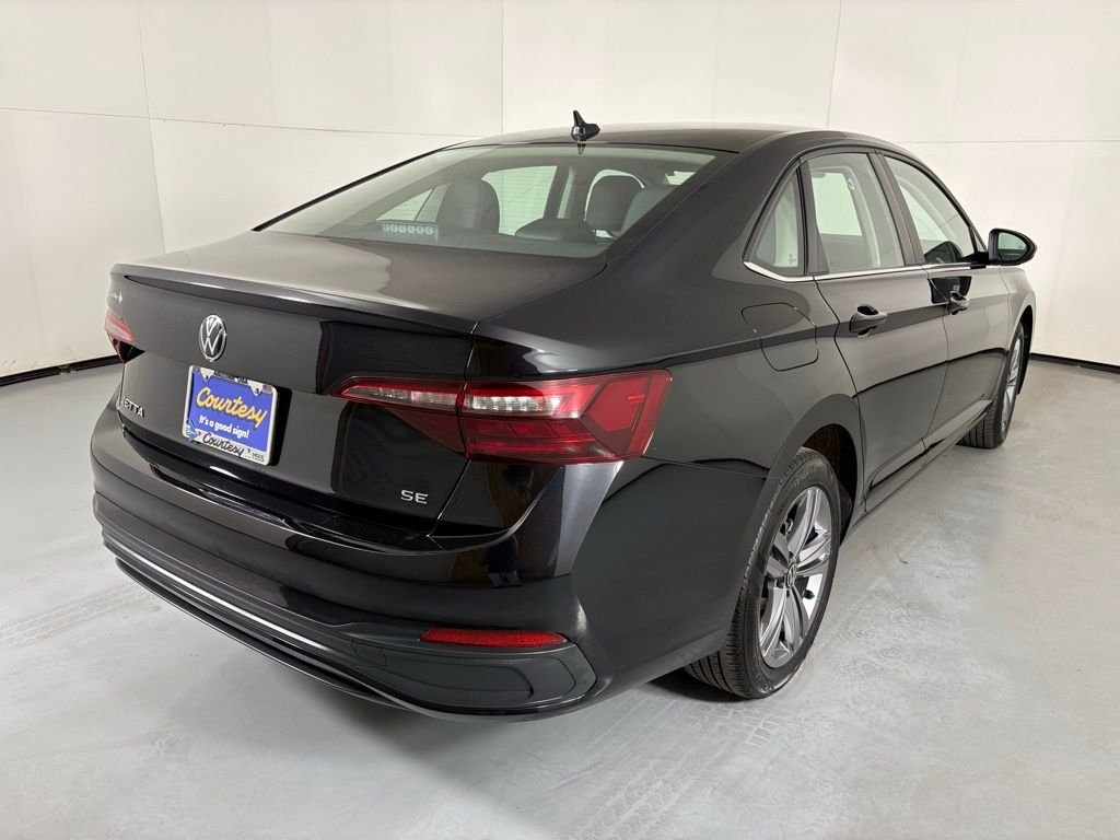 Used 2024 Black Volkswagen 1.5T SE image 8
