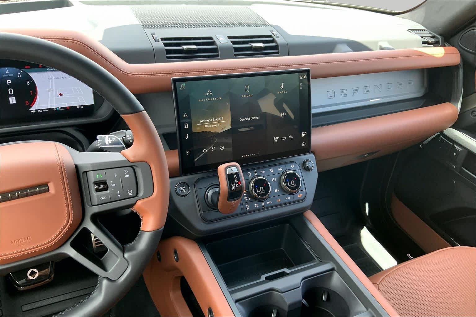 New 2026 Petra Copper Land Rover OCTA image 6