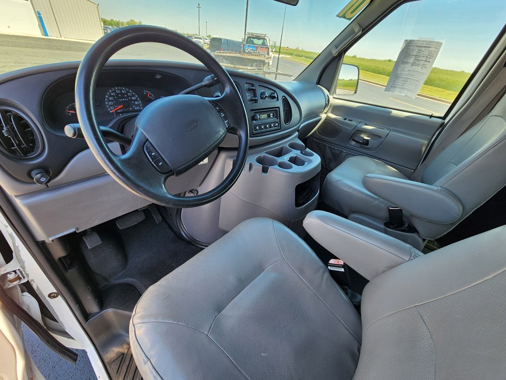 Used 2001  Ford  image 11