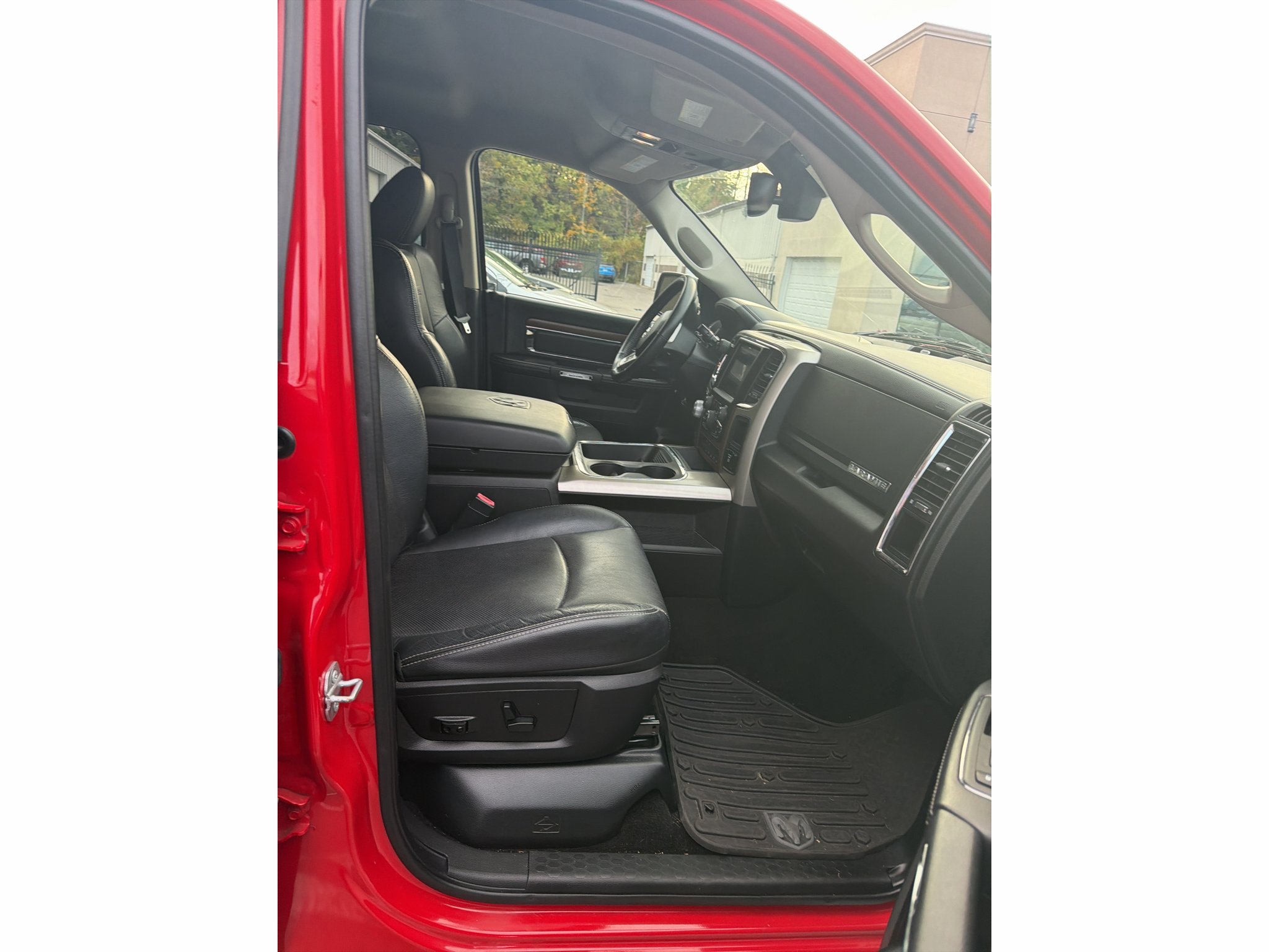 Used 2015 Flame Red Clearcoat Ram Laramie image 10
