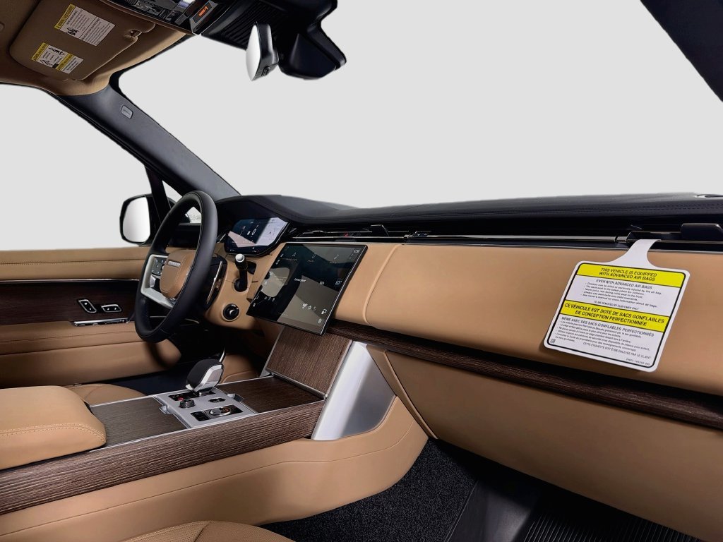 New 2027 Belgravia Green Land Rover SE image 31