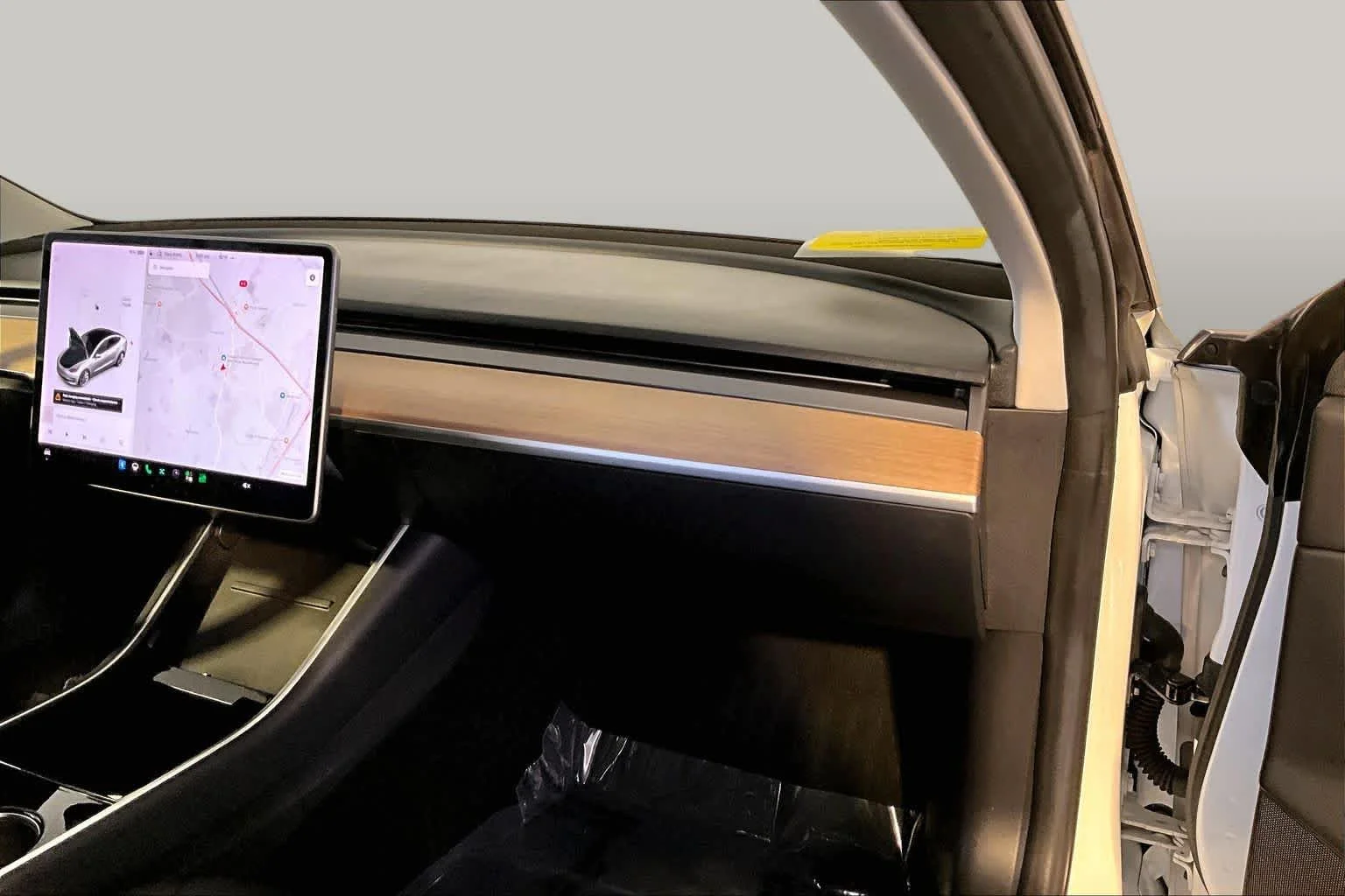 Used 2018 Pearl White Multi-Coat Tesla Long Range Battery image 17