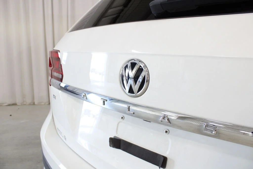 Used 2019 White Volkswagen 3.6L V6 SE image 31