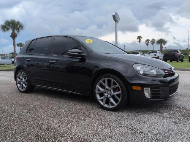Used 2014 Black Volkswagen  image 2
