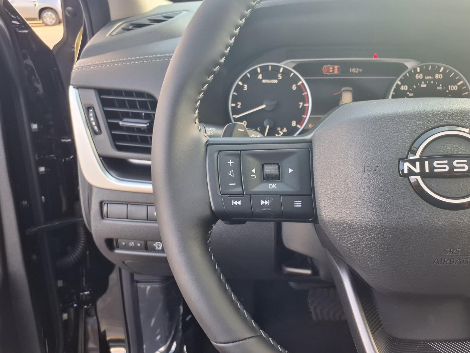 2026 Nissan Rogue photo 16 of 24
