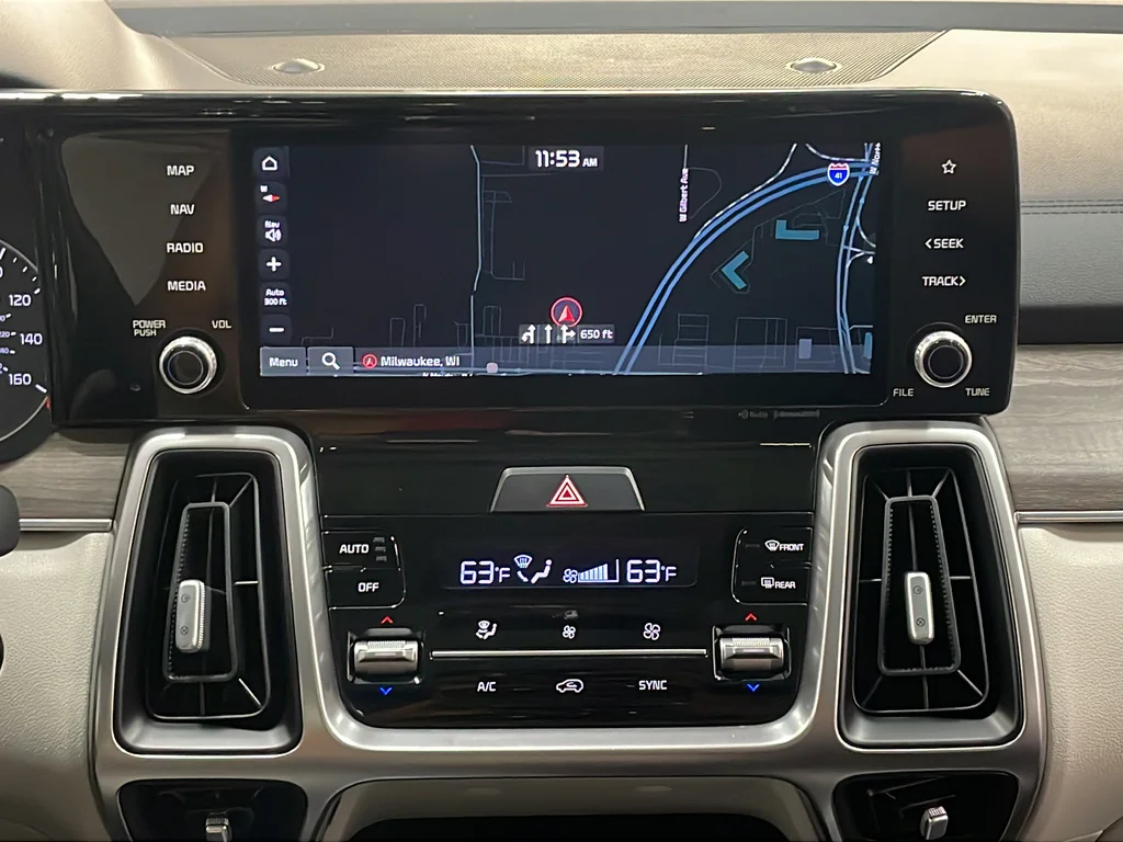 Used 2022 White Kia S X-LINE image 33