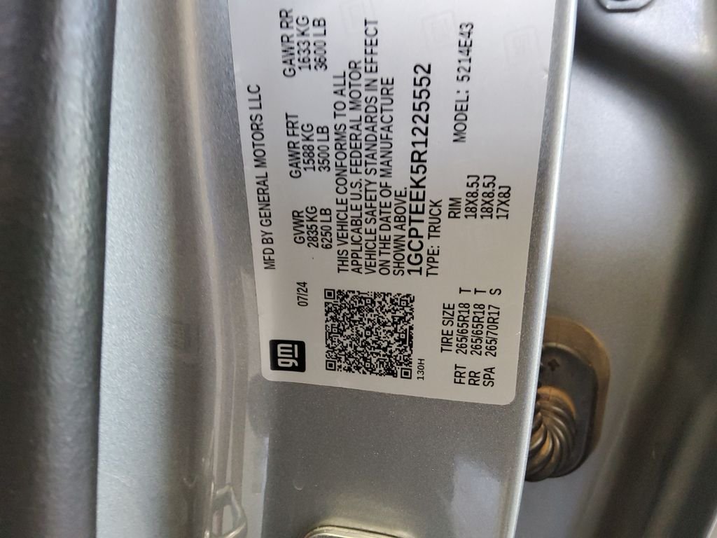 Used 2024 Gray Chevrolet Trail Boss image 20