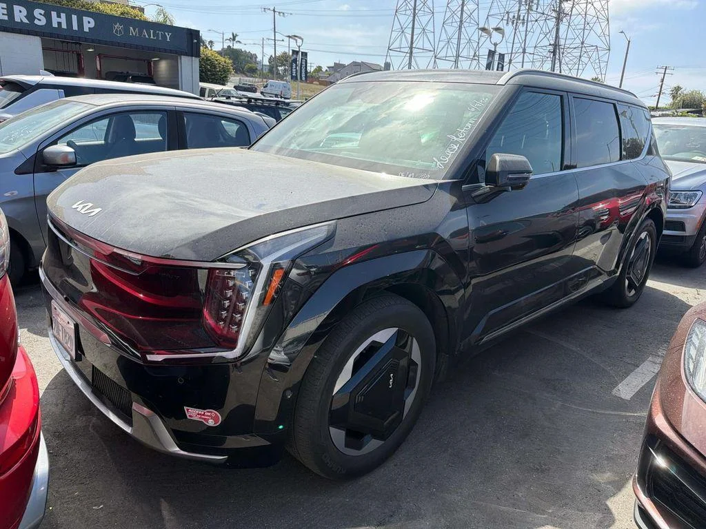 2024 Kia EV9 Land AWD's photo