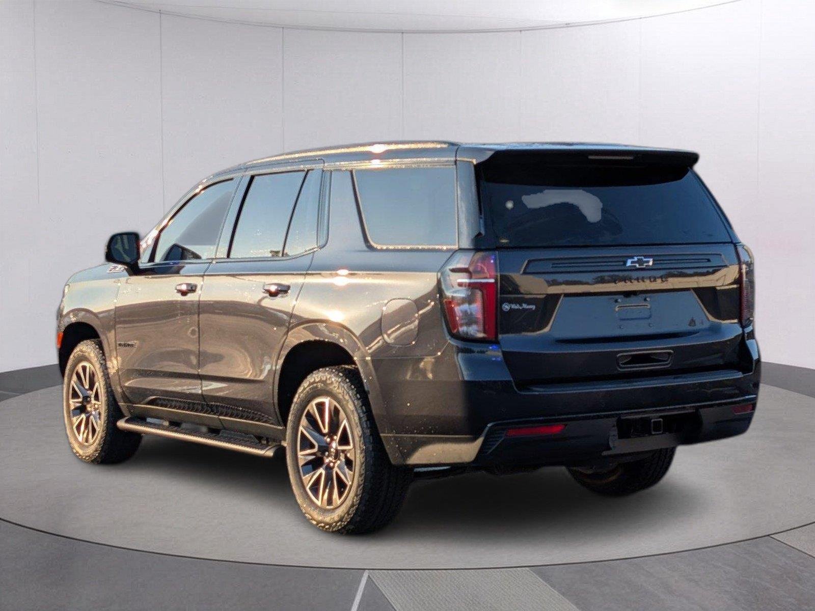 Used 2024 Dark Ash Metallic Chevrolet Z71 image 3