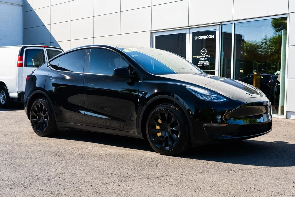 Used 2022 Black Tesla Long Range image 1