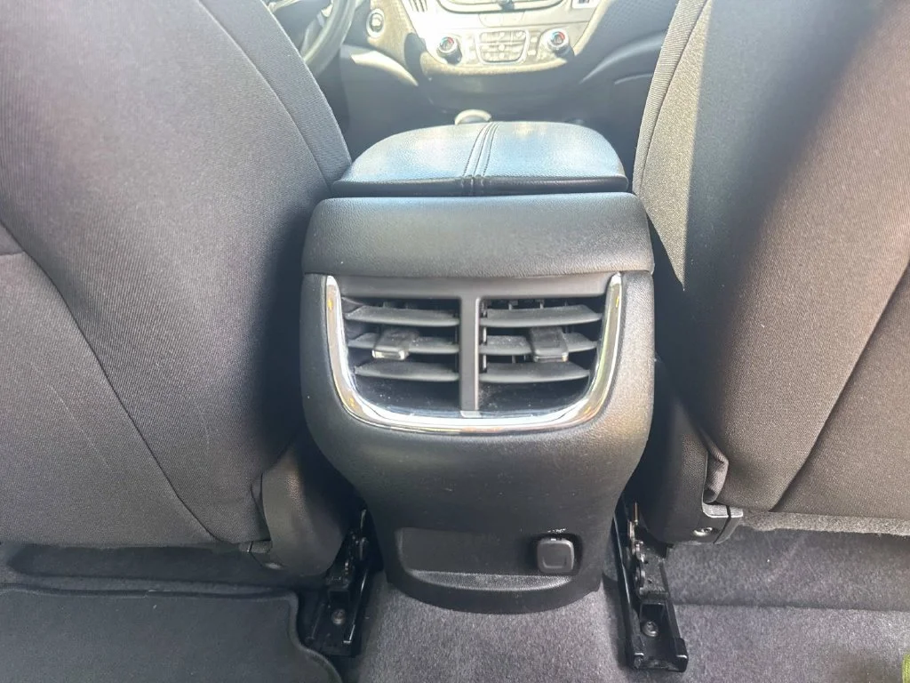 Used 2023 Gray Chevrolet LT image 18