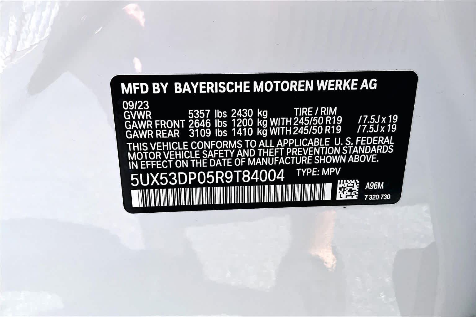 Used 2024 Mineral White Metallic BMW xDrive30i image 34