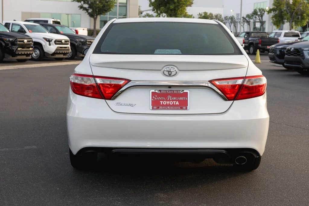 Used 2016 Blizzard Pearl Toyota SE image 6