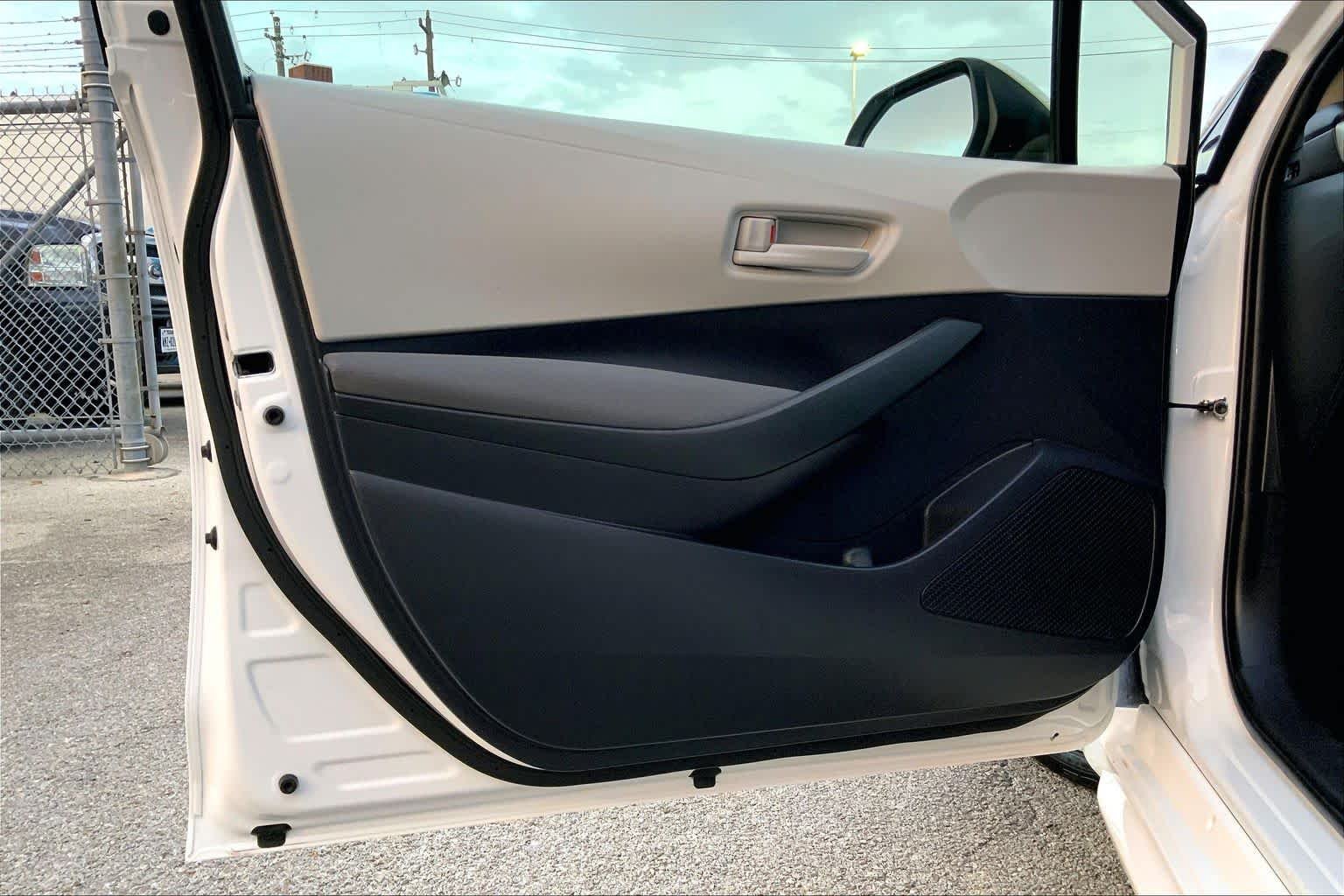 Used 2023 Ice Cap Toyota LE image 21