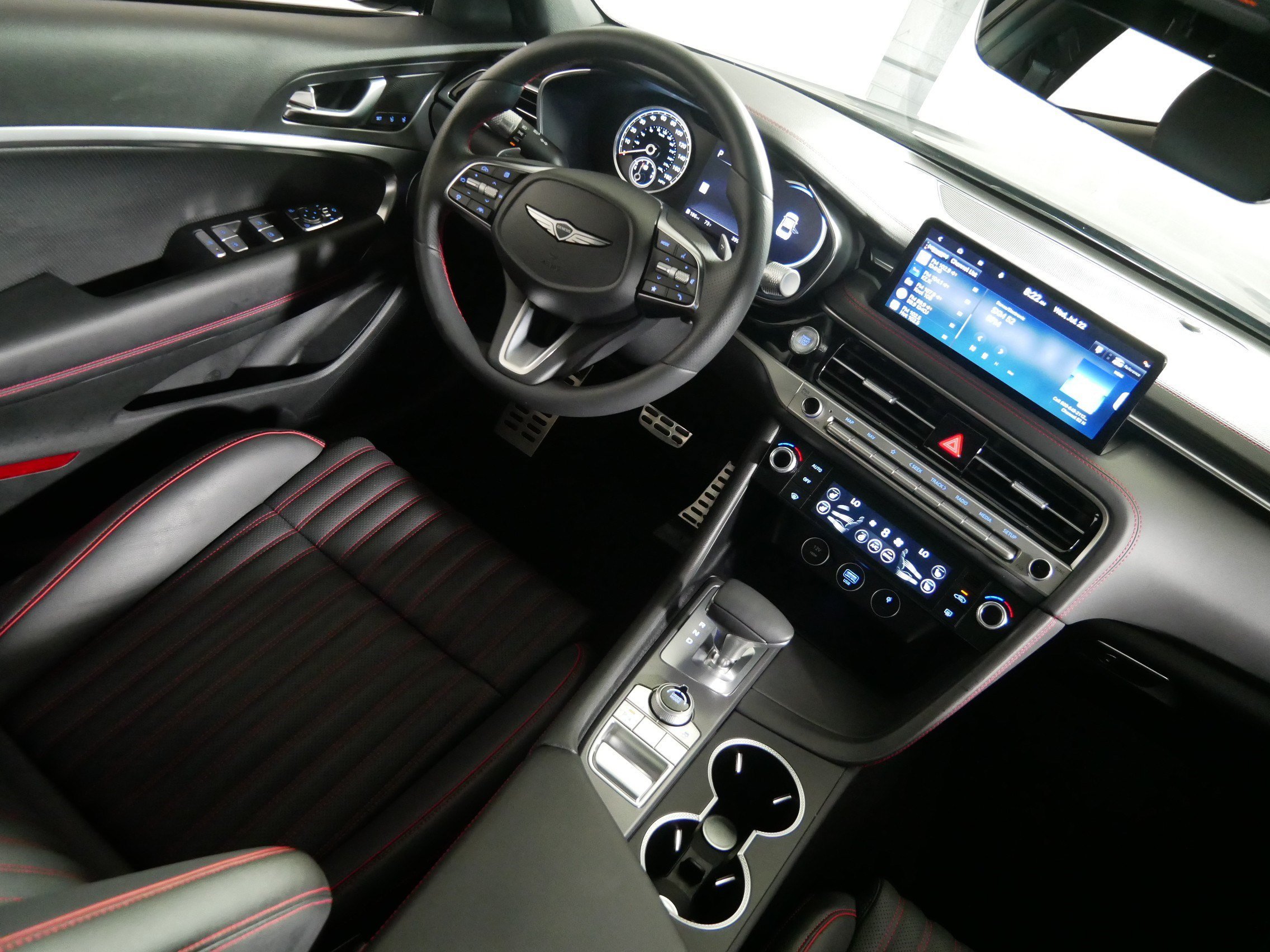 Certified Used 2025 Vik Black Genesis 2.5T image 9