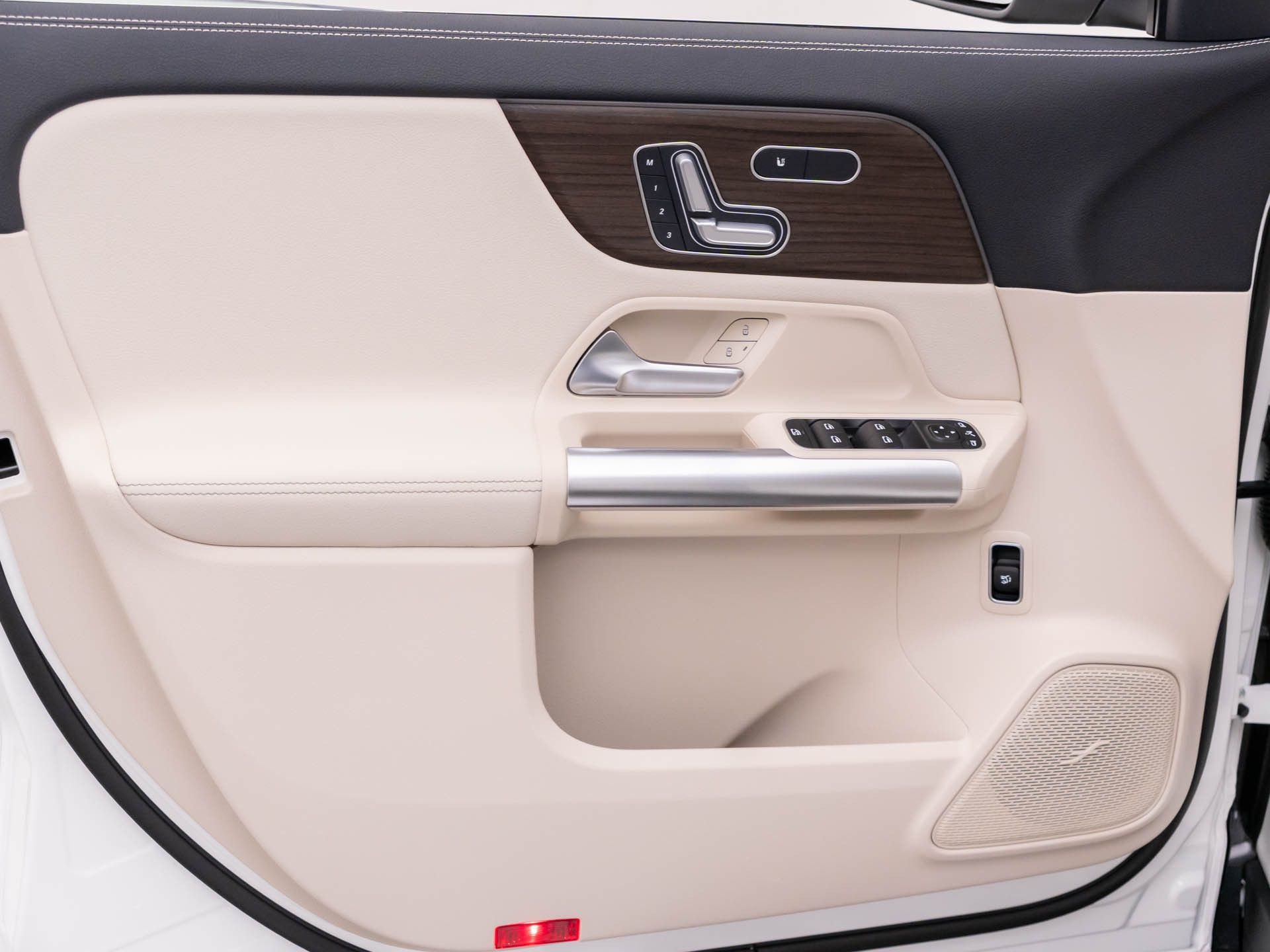 New 2026 Polar White Mercedes-Benz GLA 250 image 14