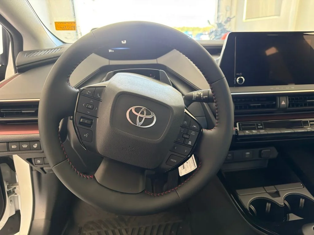 New 2026 Wind Chill Pearl <sup>1</sup> Toyota  SE image 14