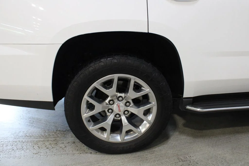 Used 2016 White GMC SLT image 30