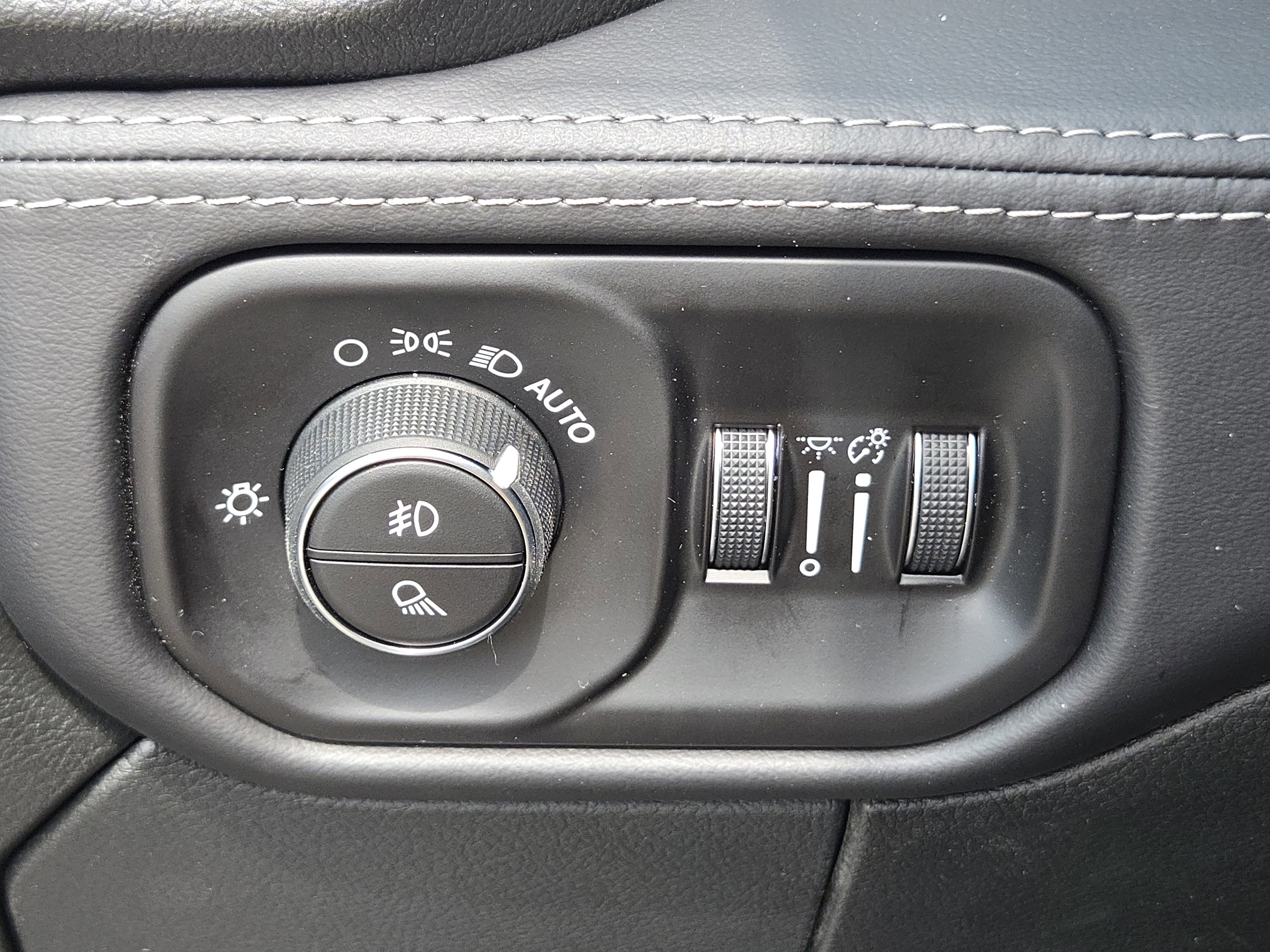 2026 RAM 2500 Limited - Photo 17