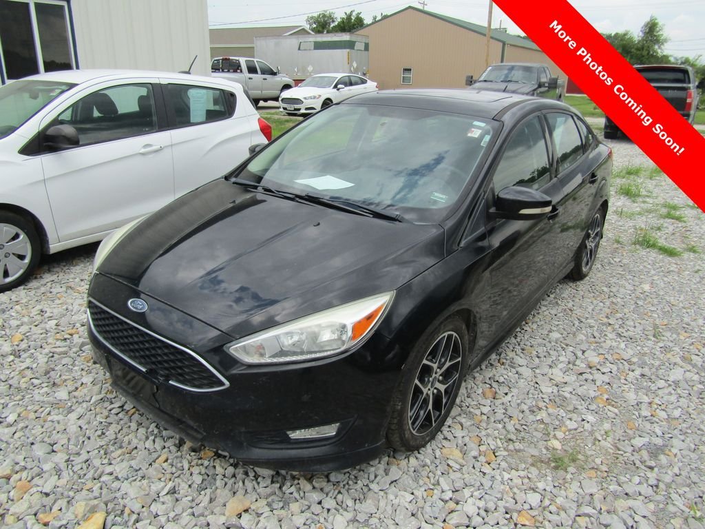 2016 Ford Focus Sedan SE's photo