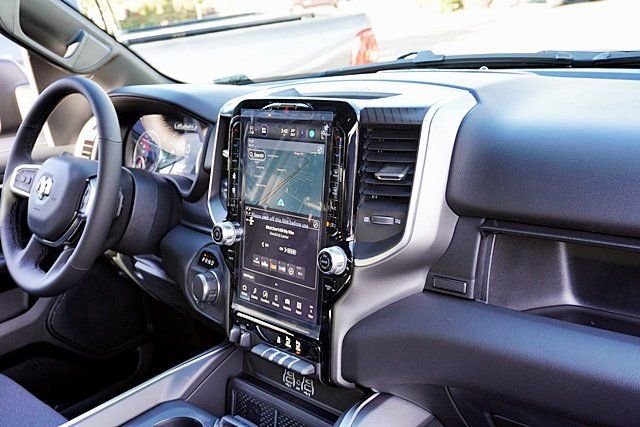 New 2026 Diamond Black Crystal Pearl-Coat Exterior Paint RAM Big Horn Sport Appearance Edition image 13