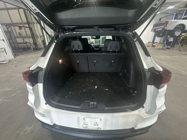 Used 2022 Summit White Chevrolet RS image 26
