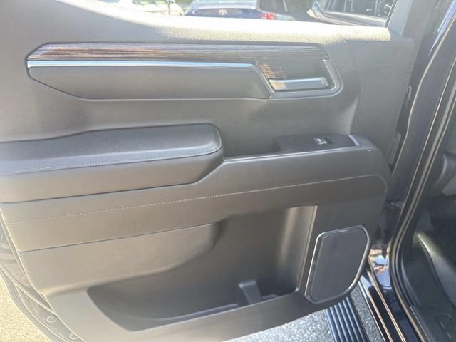 Used 2022 Titanium GMC Elevation image 20