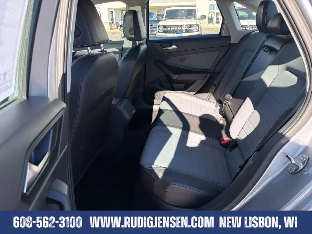 Used 2025 Gray Volkswagen 1.5T SE image 25