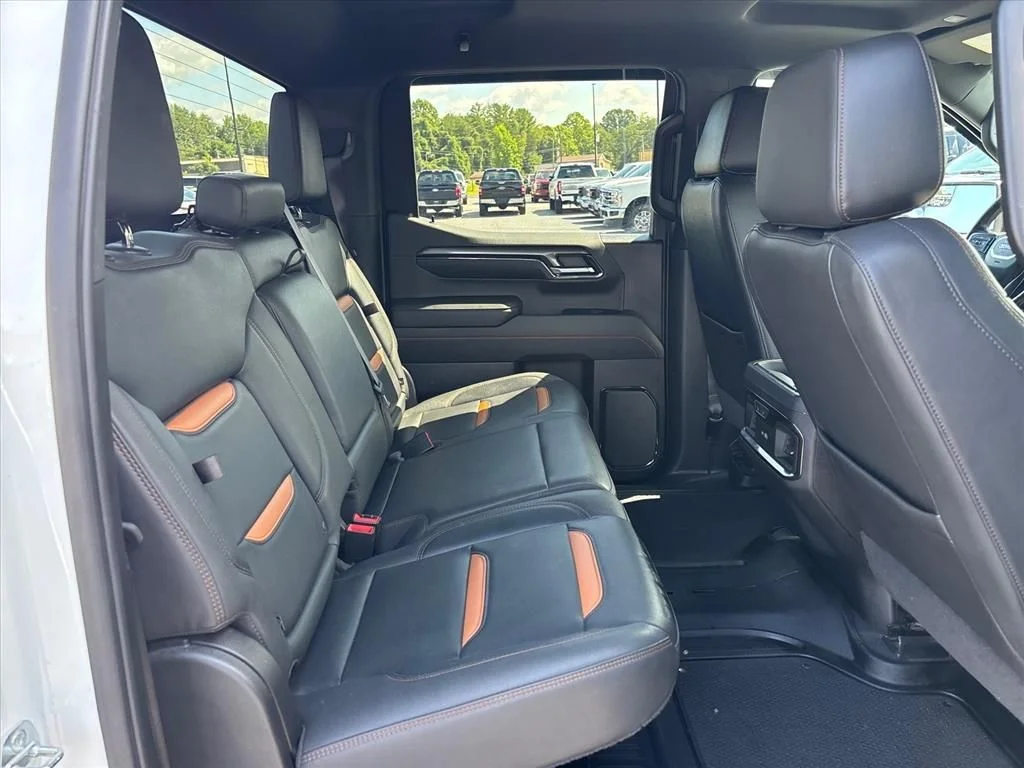 Used 2022 White GMC AT4 image 15