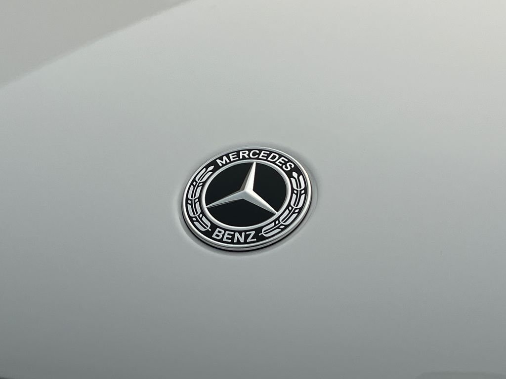 New 2026 Polar White Mercedes-Benz GLC 300 image 28