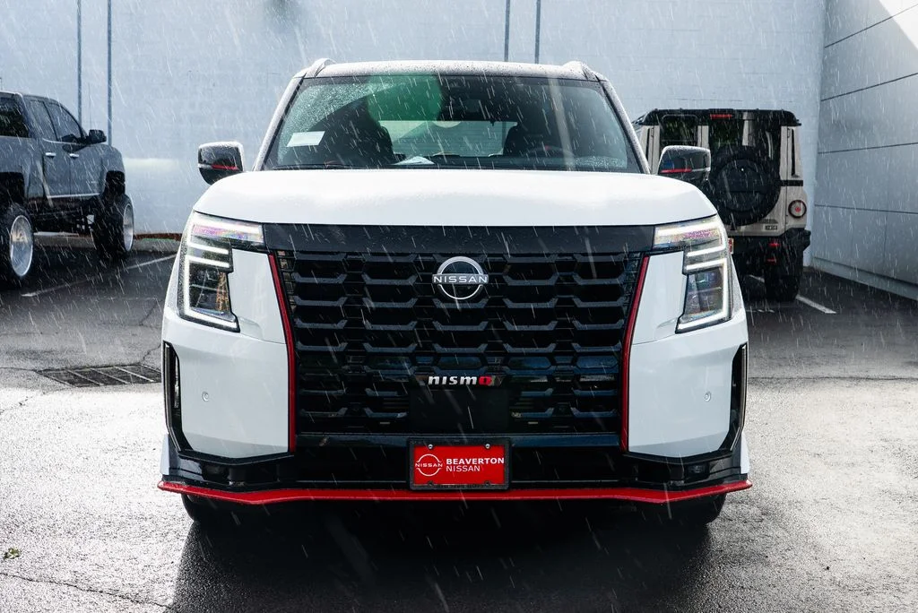 New 2026 Everest White TriCoat / Super Black Two-tone Nissan NISMO® image 2